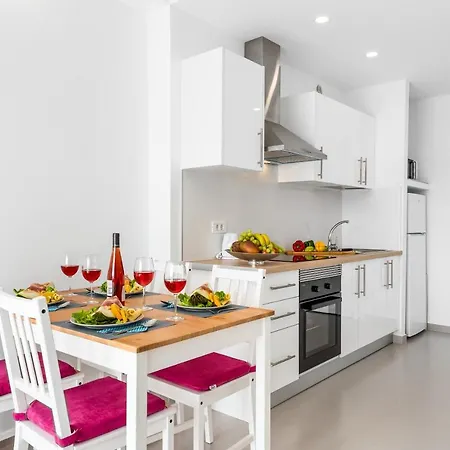 1413 Panoramic 1 Bedroom Apartment, Ocean View *